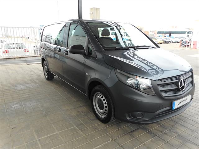 Mercedes Benz VITO 114 CDI MIXTA COMPACTA de segunda mano, Gris Metal del 2017 con 18.964 km en Zaragoza